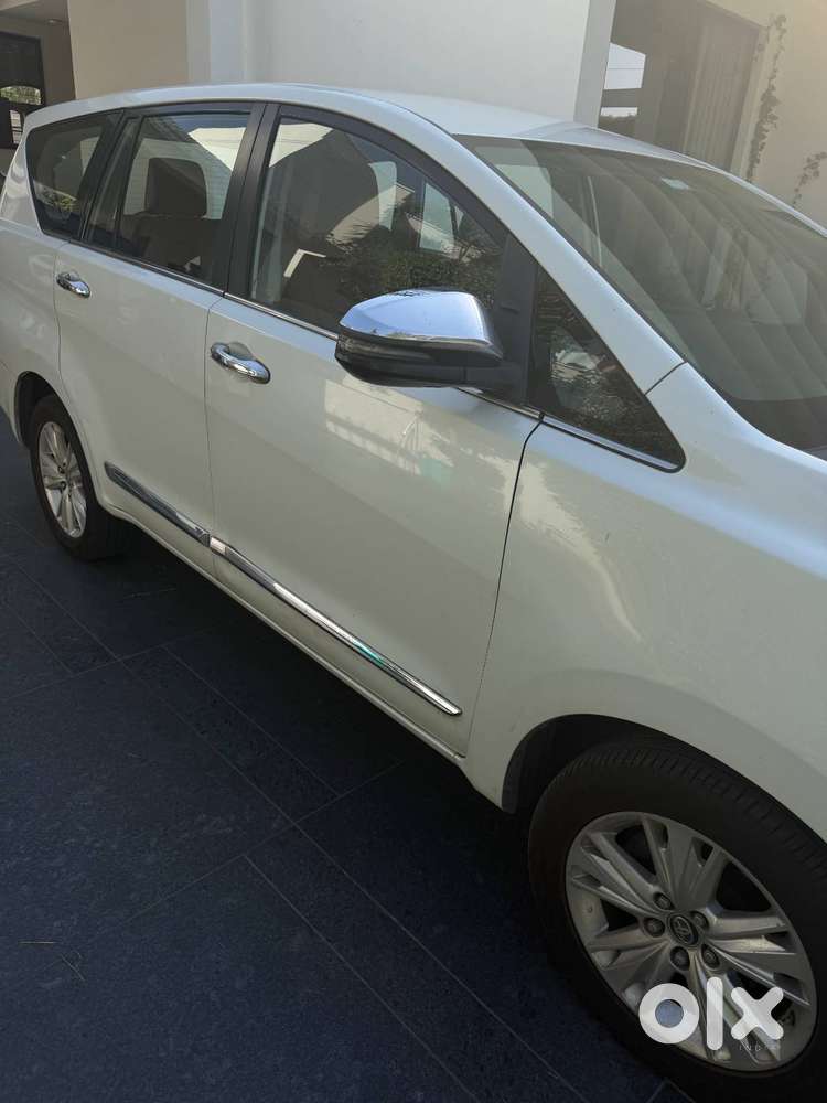 Innova Crysta 2.8 Z Automatic Top 2018 Diesel White Service Record
