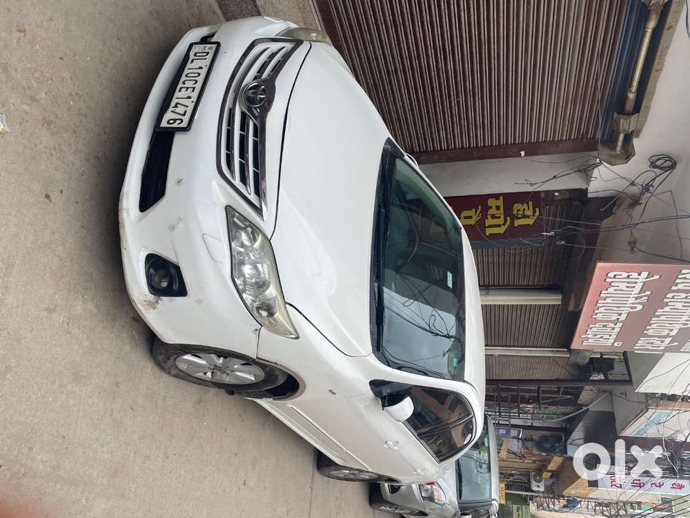 Toyota Corolla Altis 2012