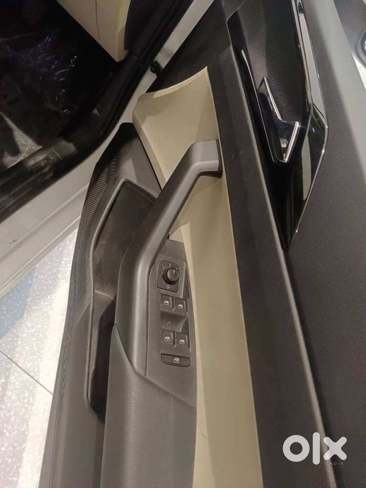 Skoda Slavia, 2025, Petrol