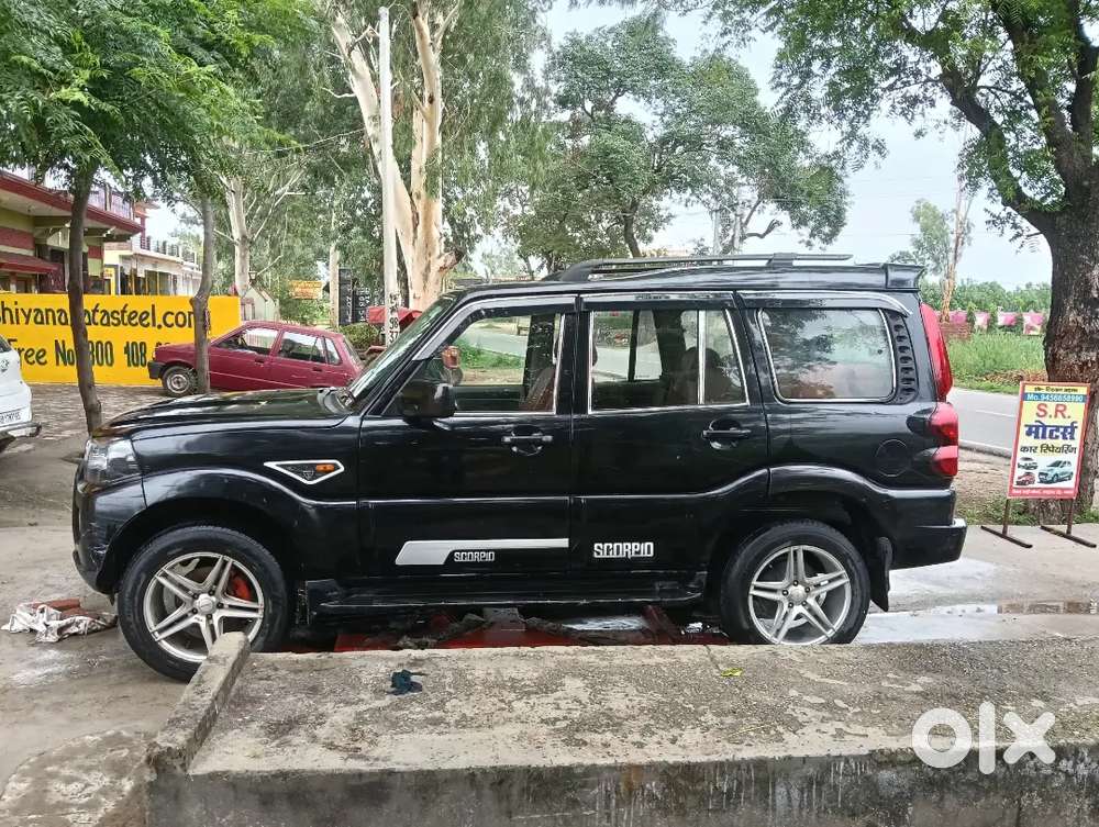 Mahindra Scorpio Plus 7 Str 2017 Diesel Manual