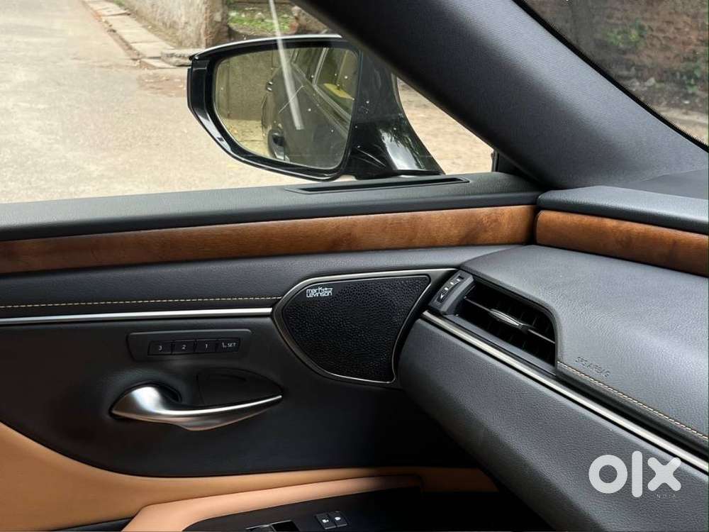 Lexus Es 300h Luxury, 2024, Petrol