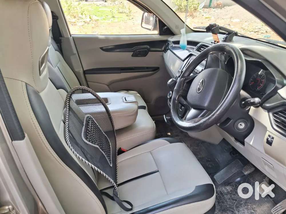 Mahindra Kuv K4 100 2019