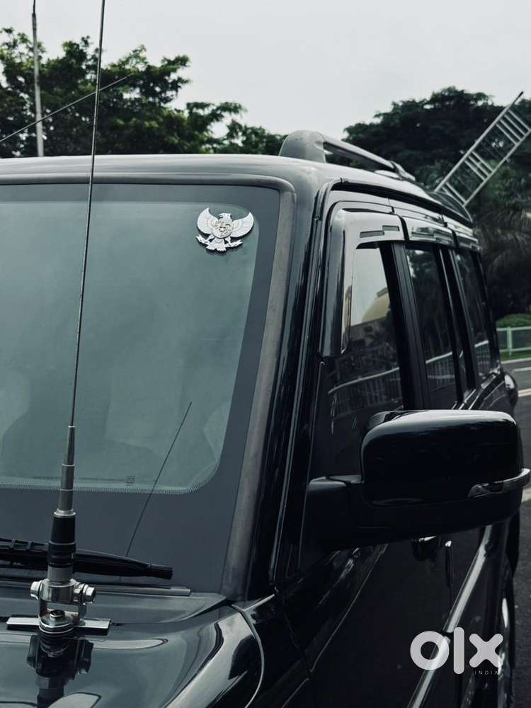 Mahindra Scorpio S11 Black 2019