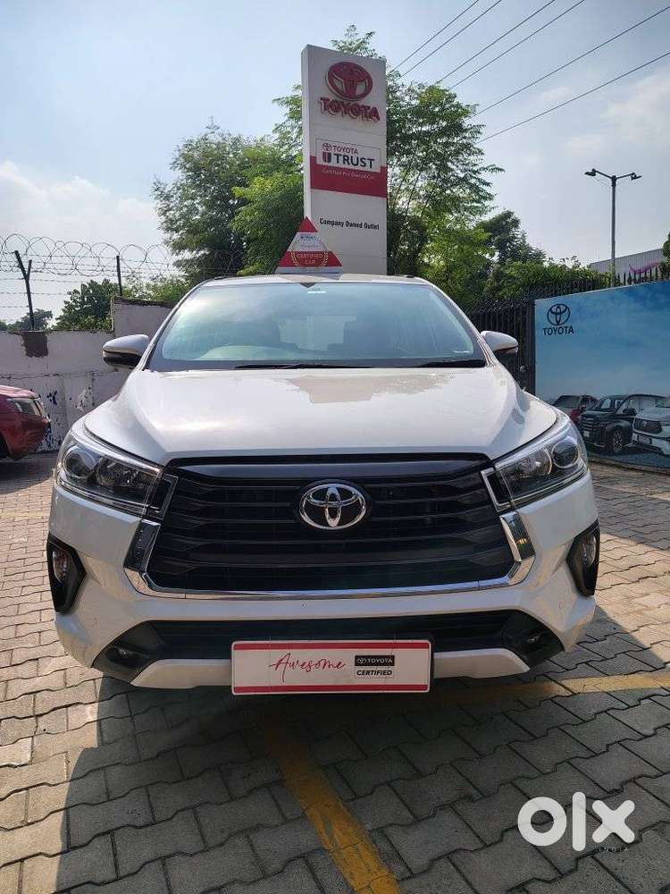 Toyota Innova Crysta 2.7v Mt, 2022, Petrol