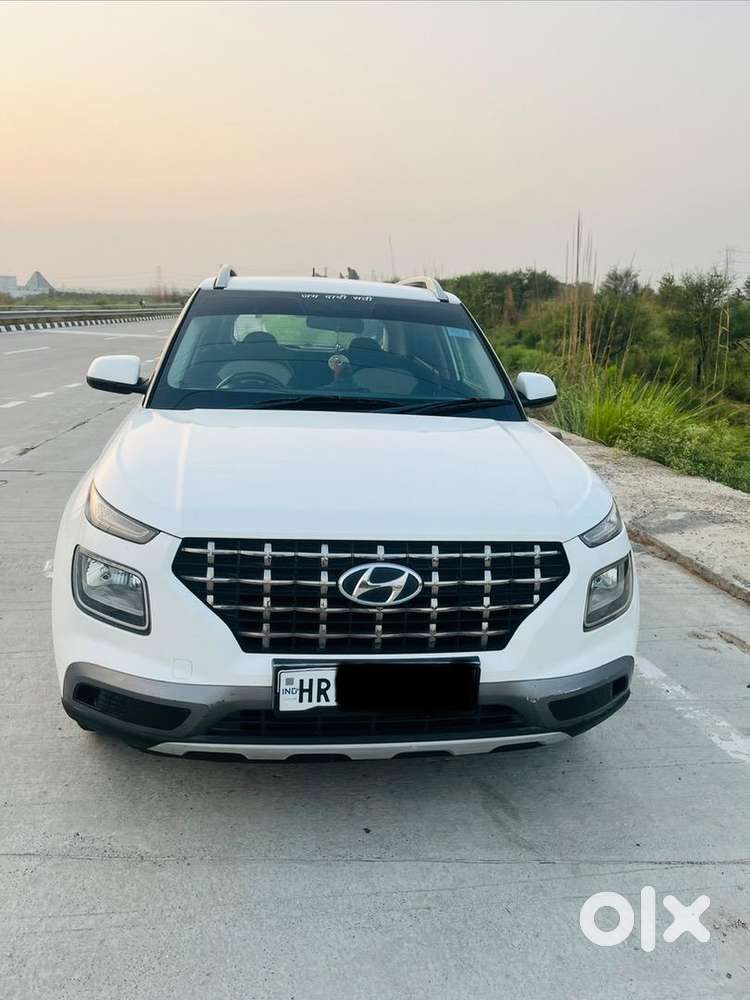 Hyundai Venue 2020 Petrol 74755 Km Driven