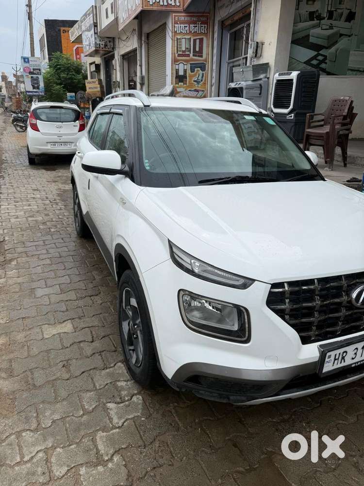 Hyundai Venue Petrol 2019