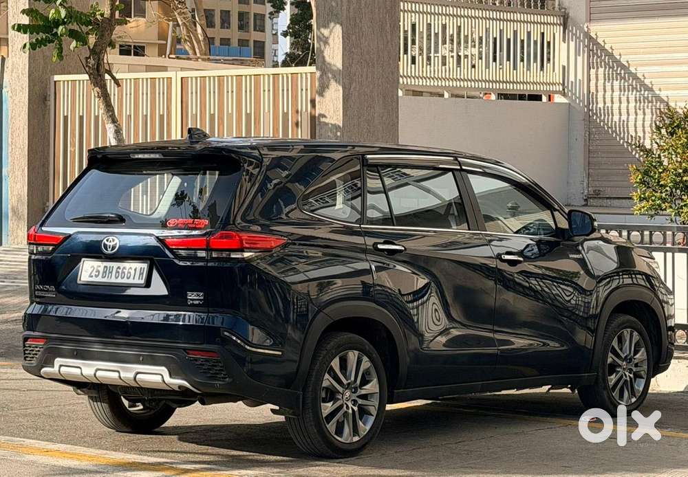 Toyota Innova Hycross 2.0 Zx Hybrid 7 Str, 2025, Petrol