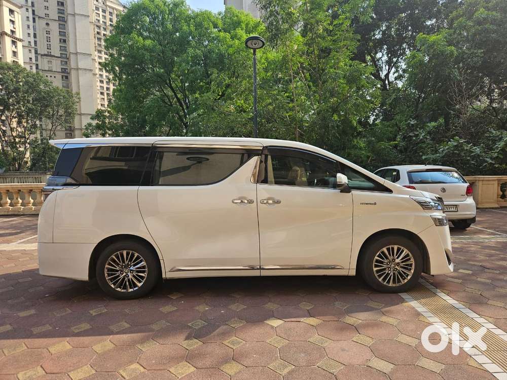 Toyota Vellfire Vip &ndash; Executive Lounge, 2022, Petrol