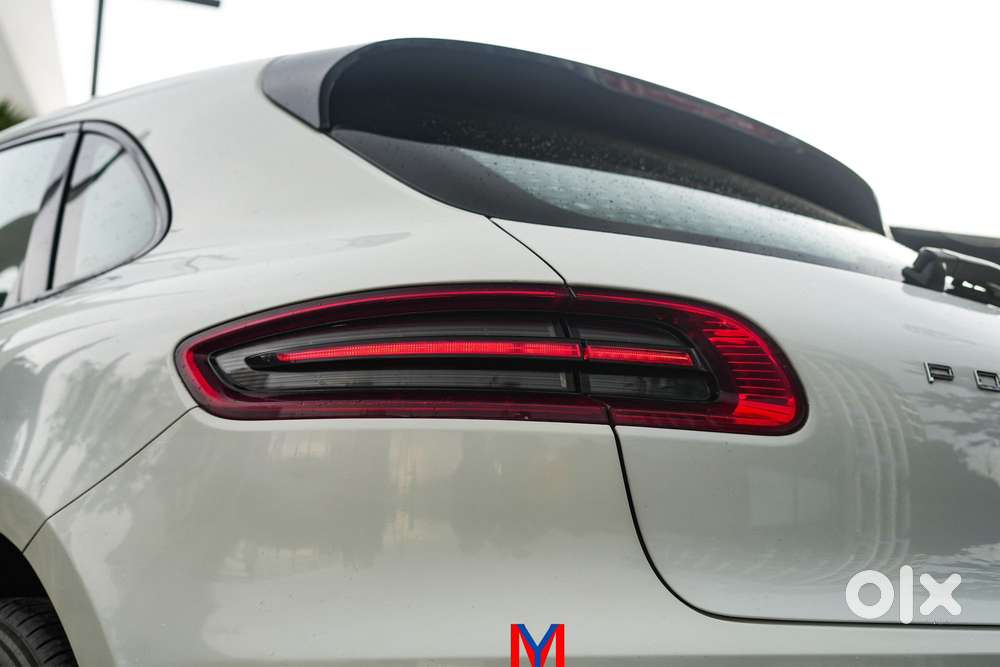 Porsche Macan 2.0 Turbo, 2017, Petrol