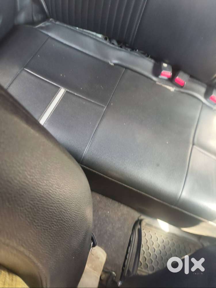 बड़ी गाड़ी लेने का इच्छुक हूं इसलिए बेच रहा हूं