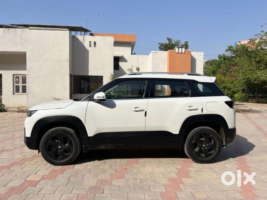 Maruti Suzuki Brezza 1.5 Zxi At Smart Hybrid, 2023, Cng & Hybrids