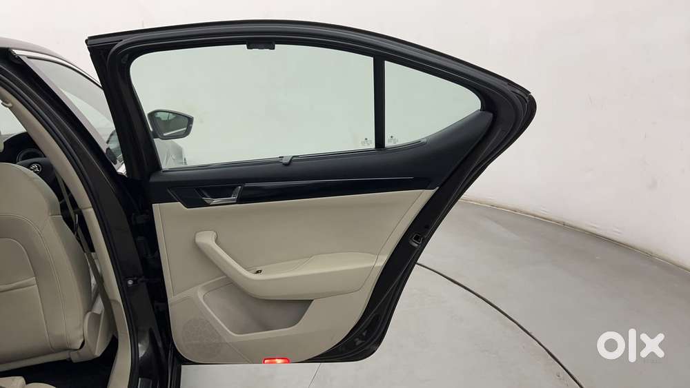 Skoda Superb Lk 1.8 Tsi At, 2016, Petrol