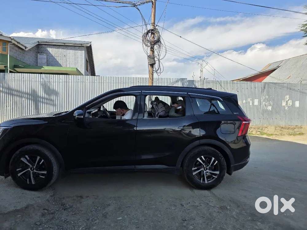 Mahindra Xuv700 2024 Diesel Well Maintained