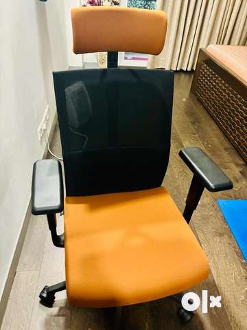 Godrej best sale ergonomic chair