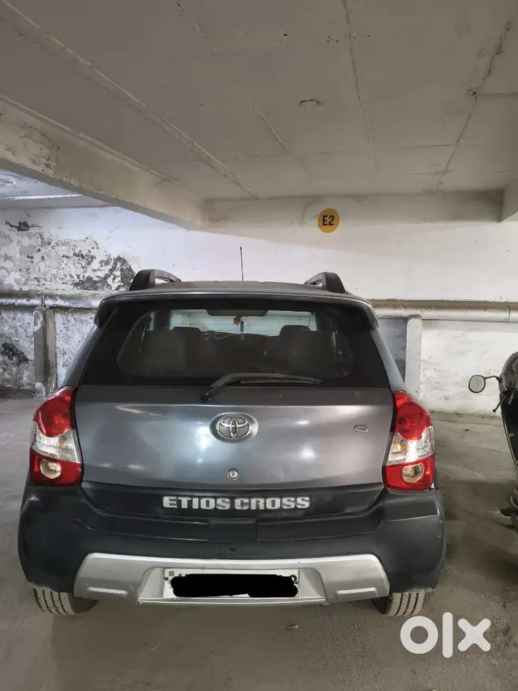 Toyota Etios Cross 2014 Petrol Well Maintained