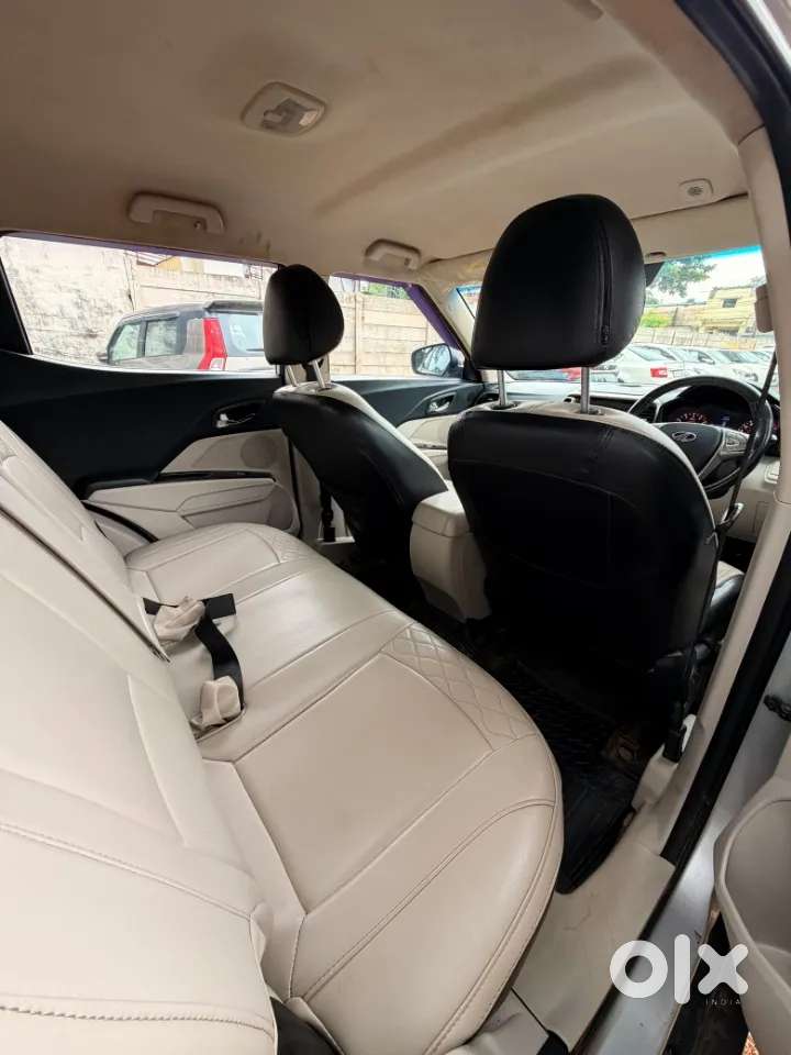 Mahindra Xuv300 W8, 2022, Petrol