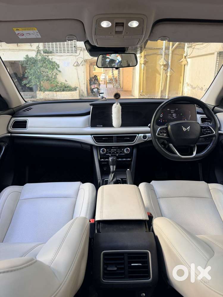 Mahindra Xuv700 2.2 Ax 7 Diesel At Str, 2022, Diesel