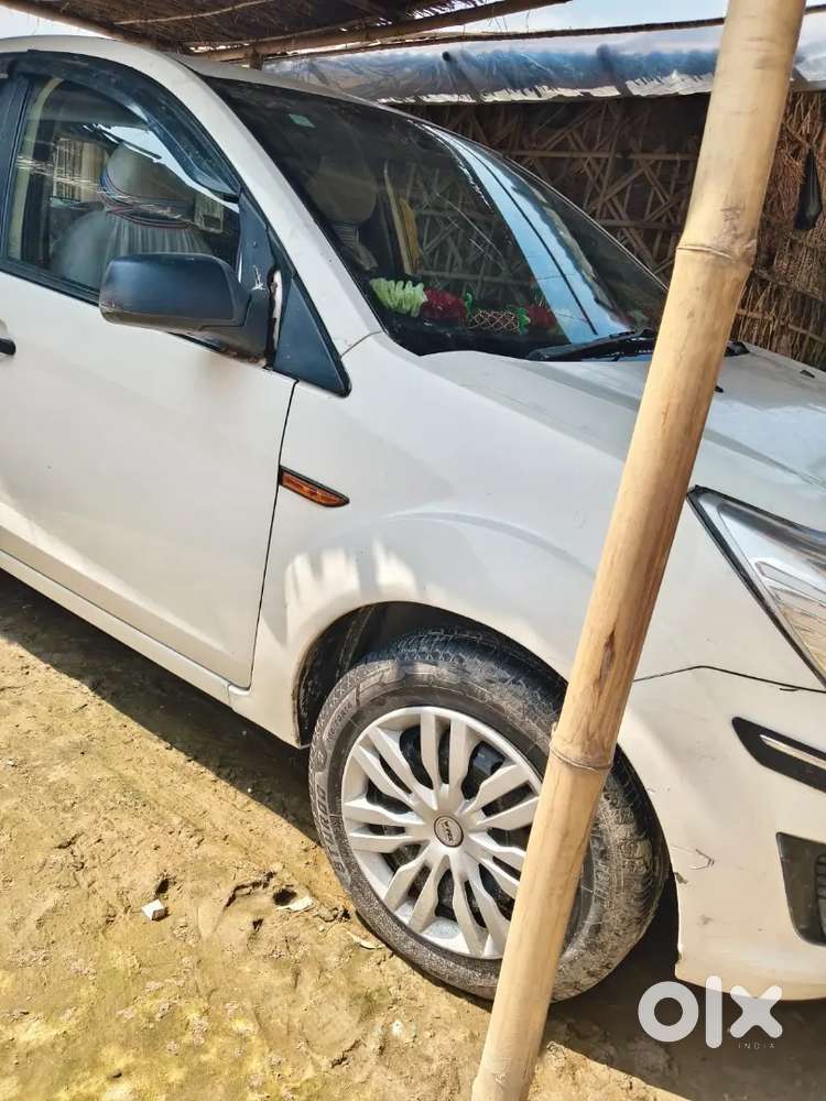 Ford Figo Petrol Lxi 2014 Year