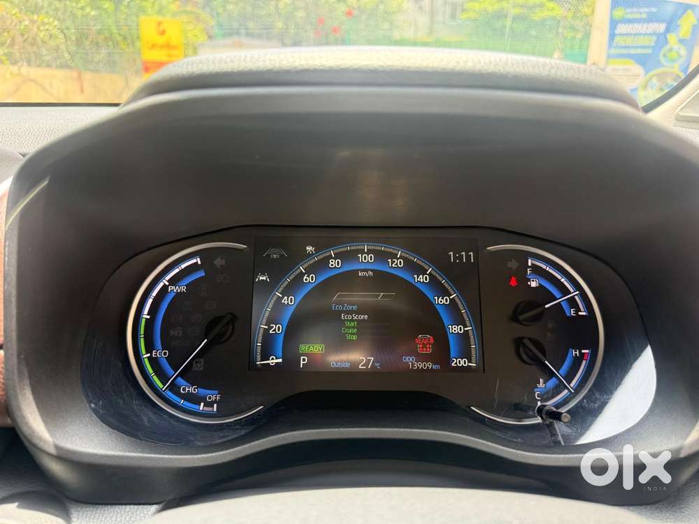 Toyota Innova Hycross 2.0 Zx (o) Hybrid 7 Str, 2025, Petrol