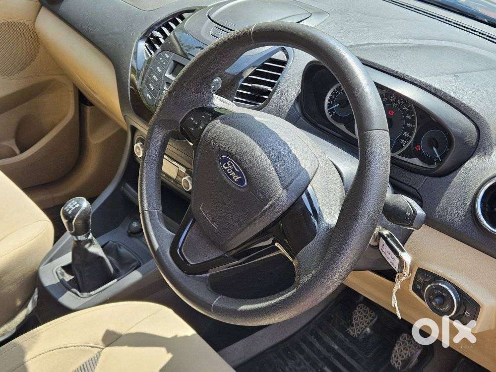 Ford Figo Aspire Titanium Blu, 2015, Petrol
