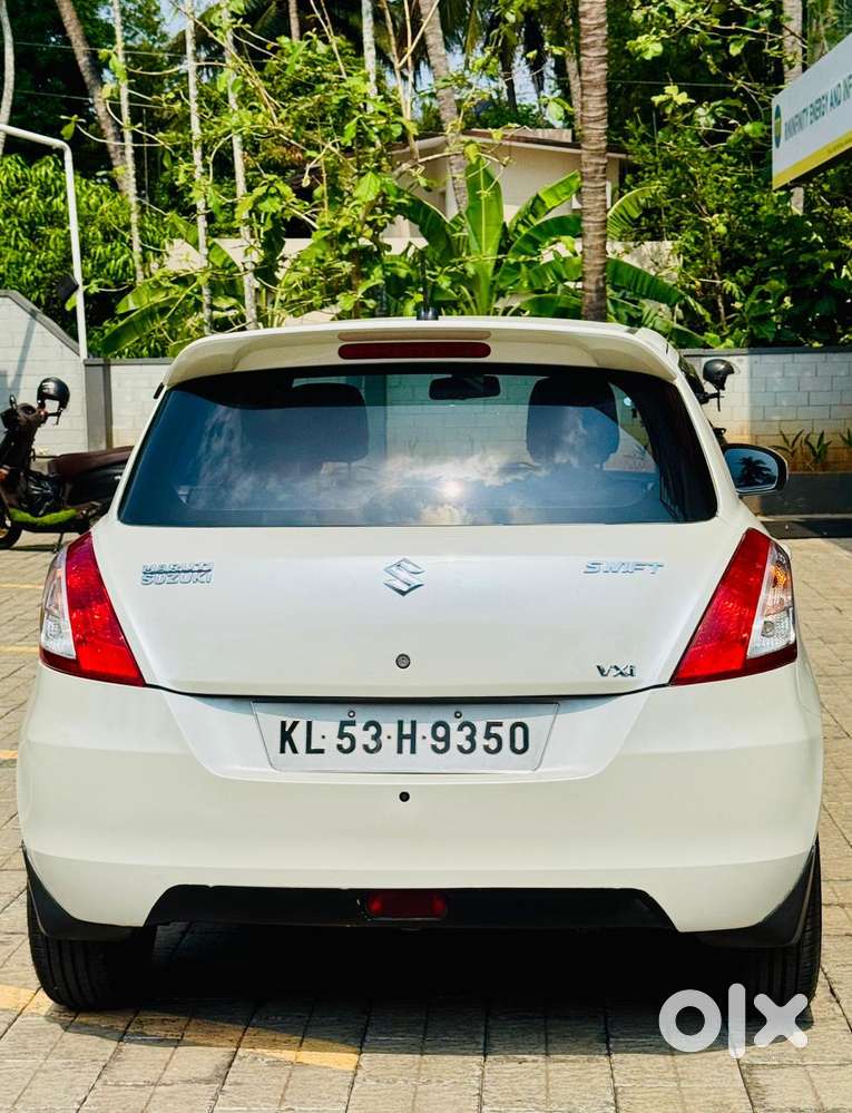 Maruti Suzuki Swift Vxi Abs Bsiv, 2015, Petrol