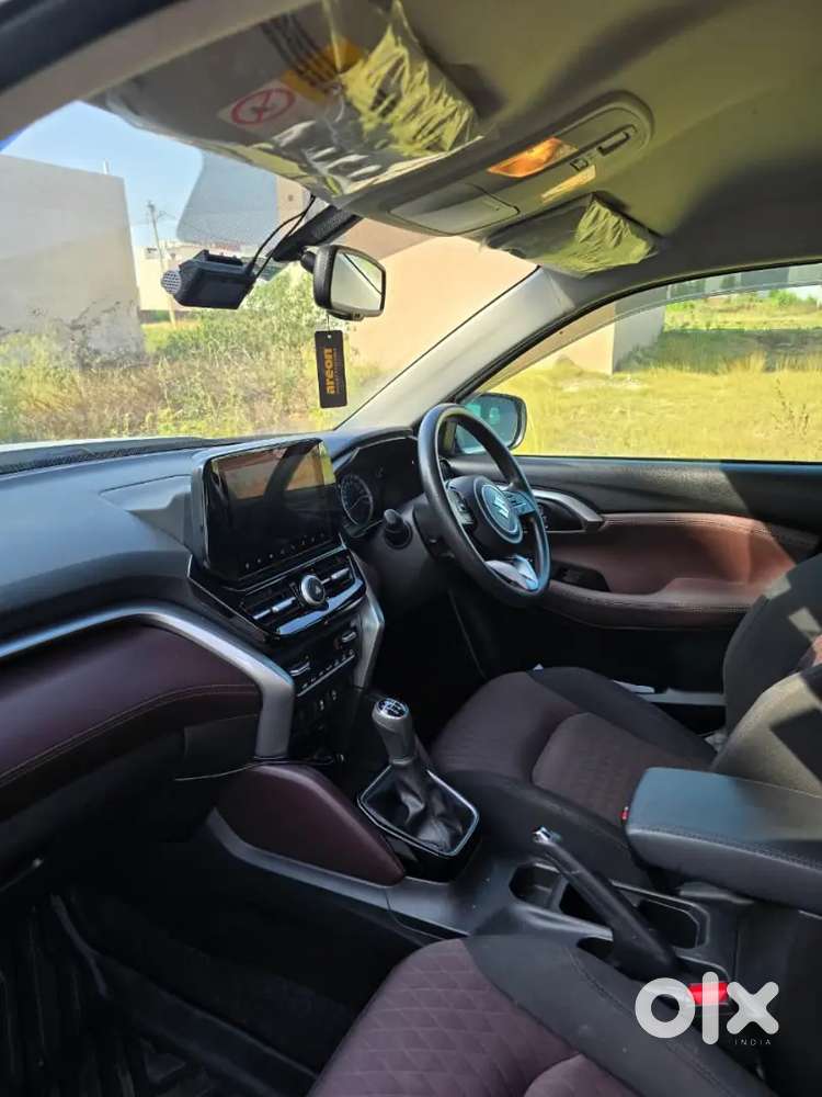Maruti Suzuki Grand Vitara 2023 Petrol Well Maintained