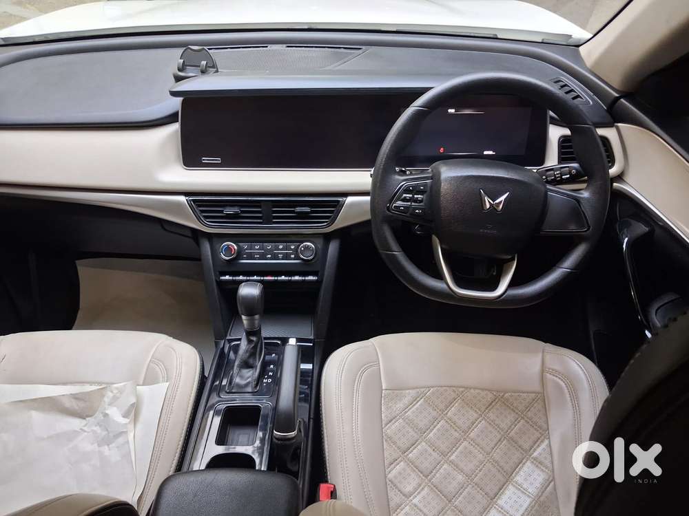 Mahindra Xuv700 2.2 Ax 5 Diesel At 7 Str, 2023, Diesel