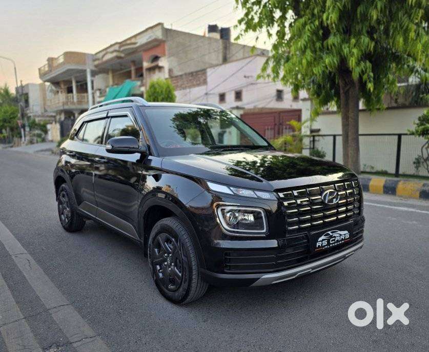 Hyundai Venue 1.2 S (o), 2024, Petrol