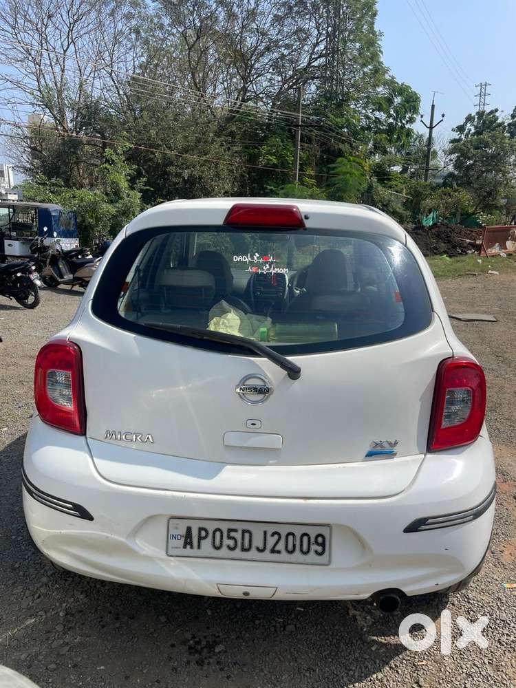 Nissan Diesel Car 2015