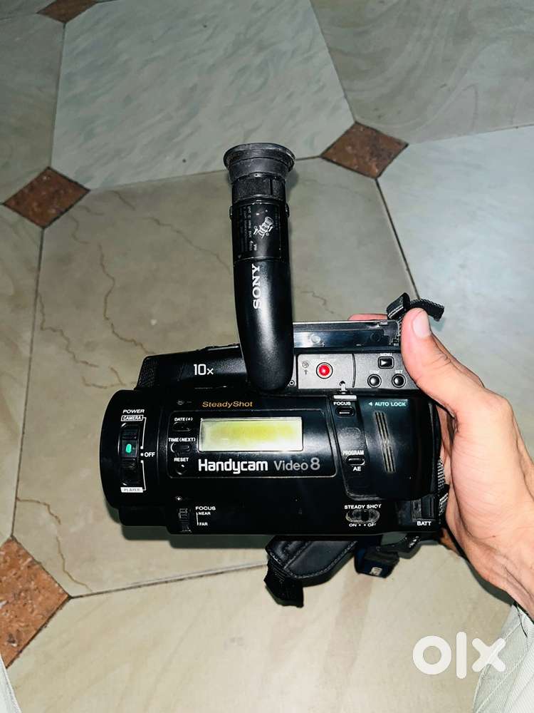 Sony Handycam model CCD-TR606E, (any one want this text me)