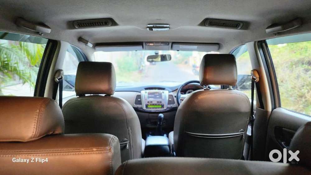 Toyota Innova 2.5 Vx 8 Seater Bs Iv, 2016, Diesel