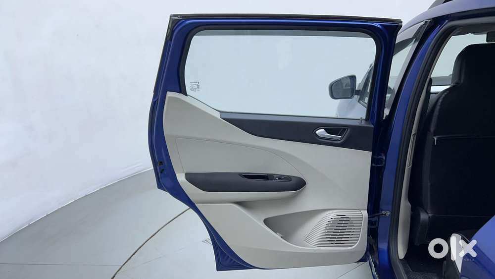Renault Triber Rxz Easy-r Amt, 2020, Petrol