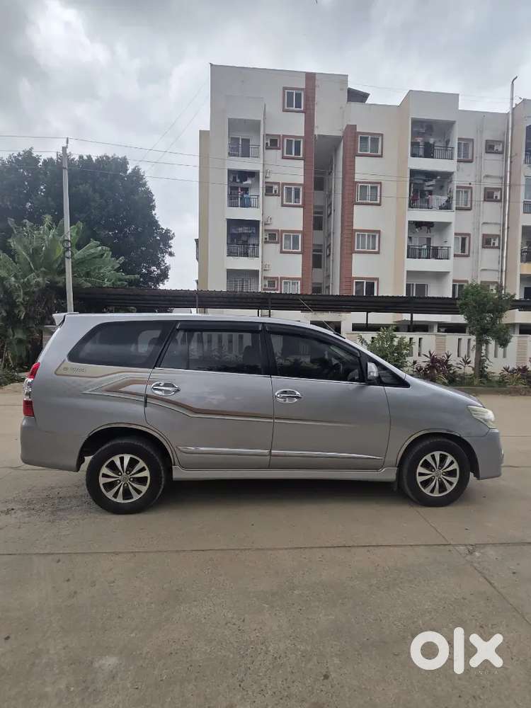 Toyota Innova 2.5 Z 2015