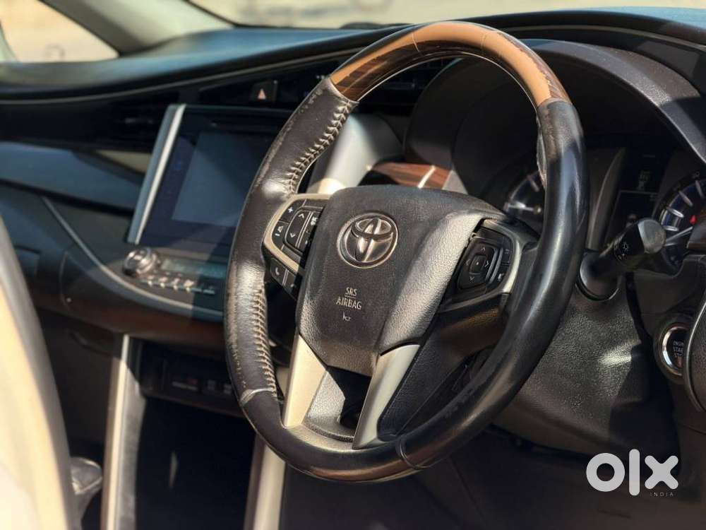 Toyota Innova Crysta 2.8z Automatic, 2016, Diesel