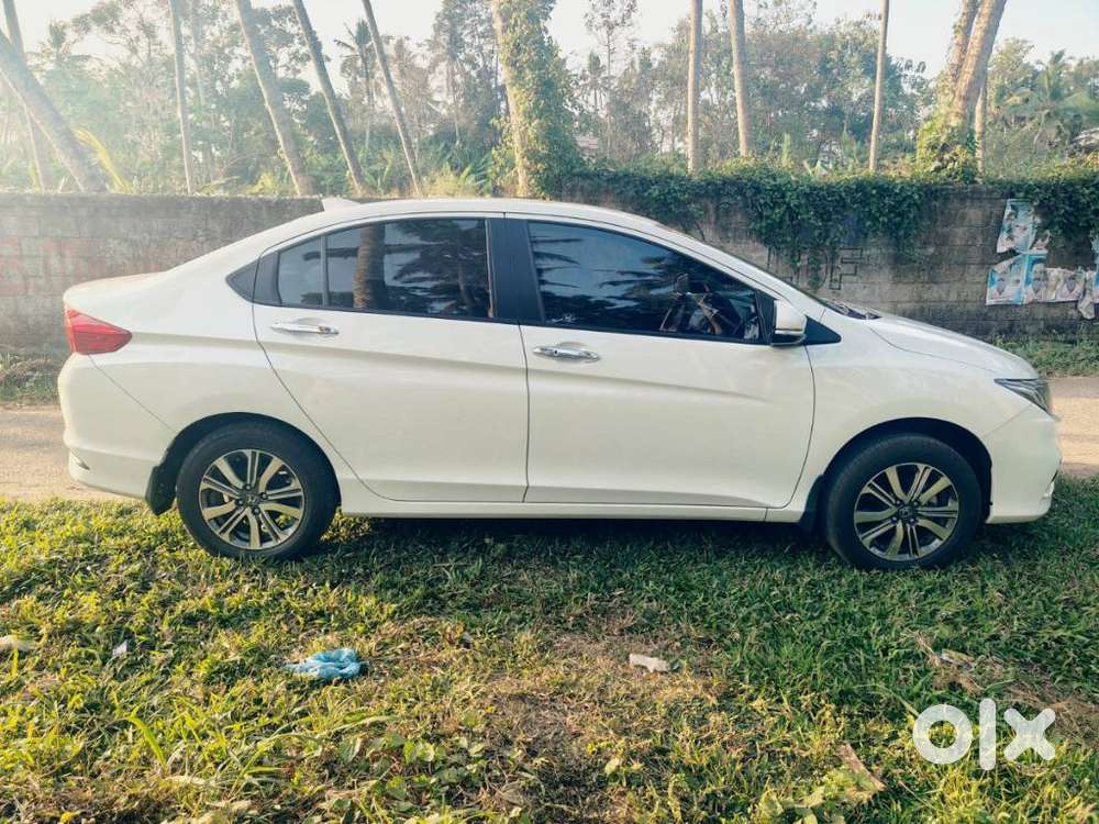 Honda City V Mt Exclusive, 2022, Petrol