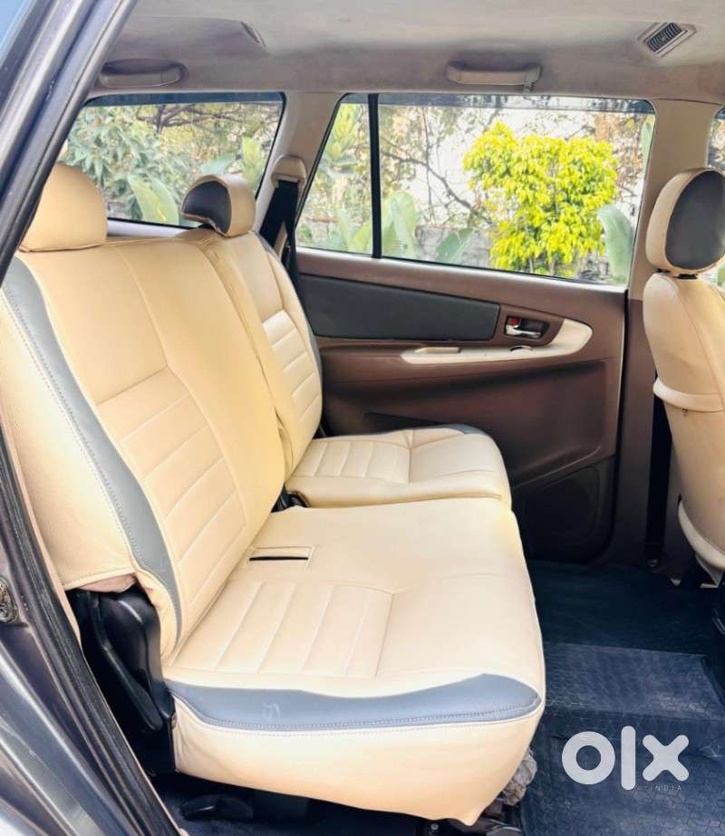 Toyota Innova 2.5 Vx 8 Seater Bs Iv, 2015, Diesel