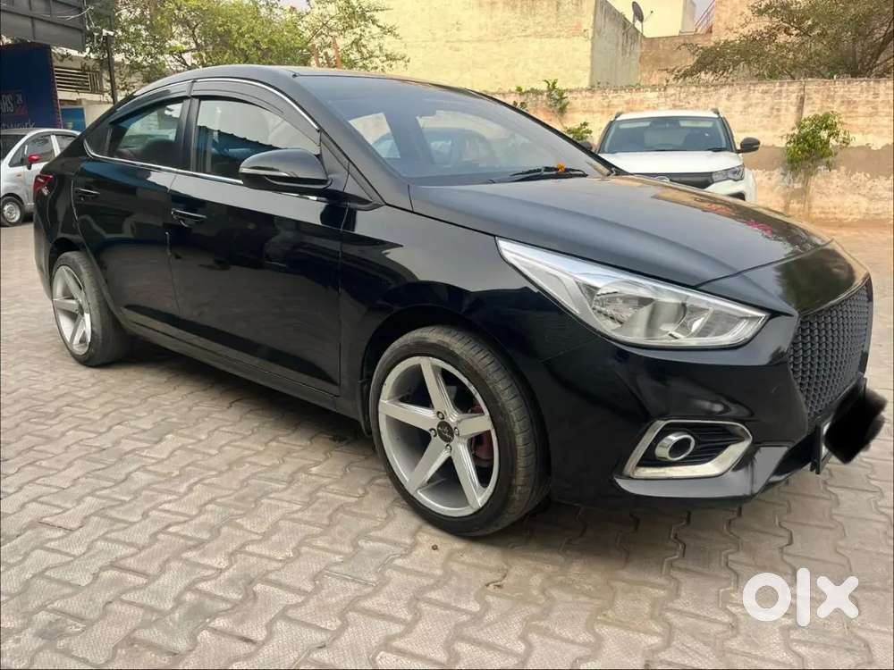 Hyundai Verna With Alloy Wheels,ambience Light