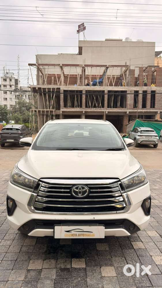 Toyota Innova Crysta 2.4 G Mt 8s, 2022, Diesel