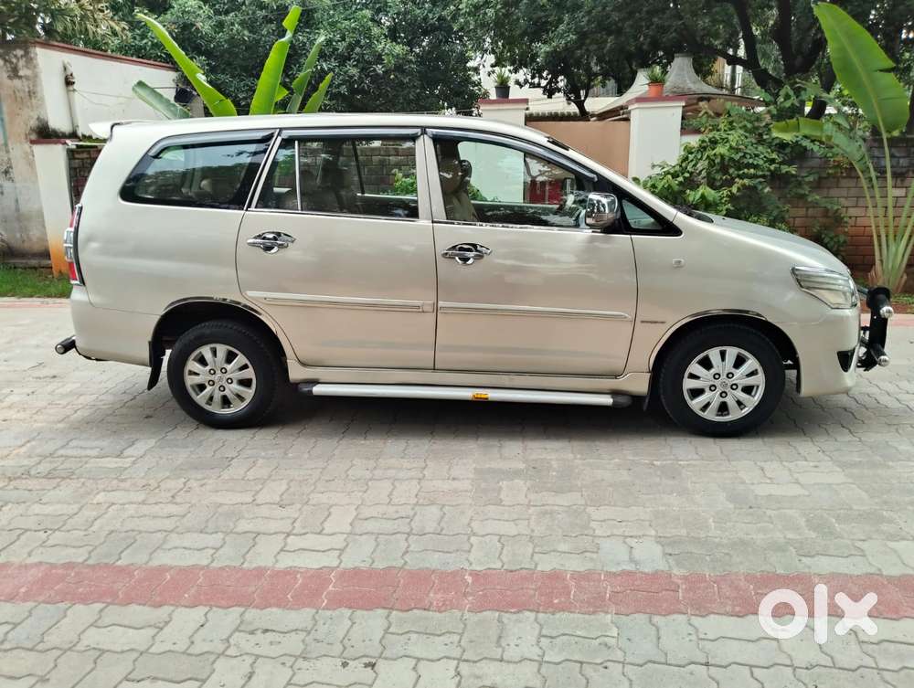 Toyota Innova 2.5 G (diesel) 8 Seater, 2012, Diesel