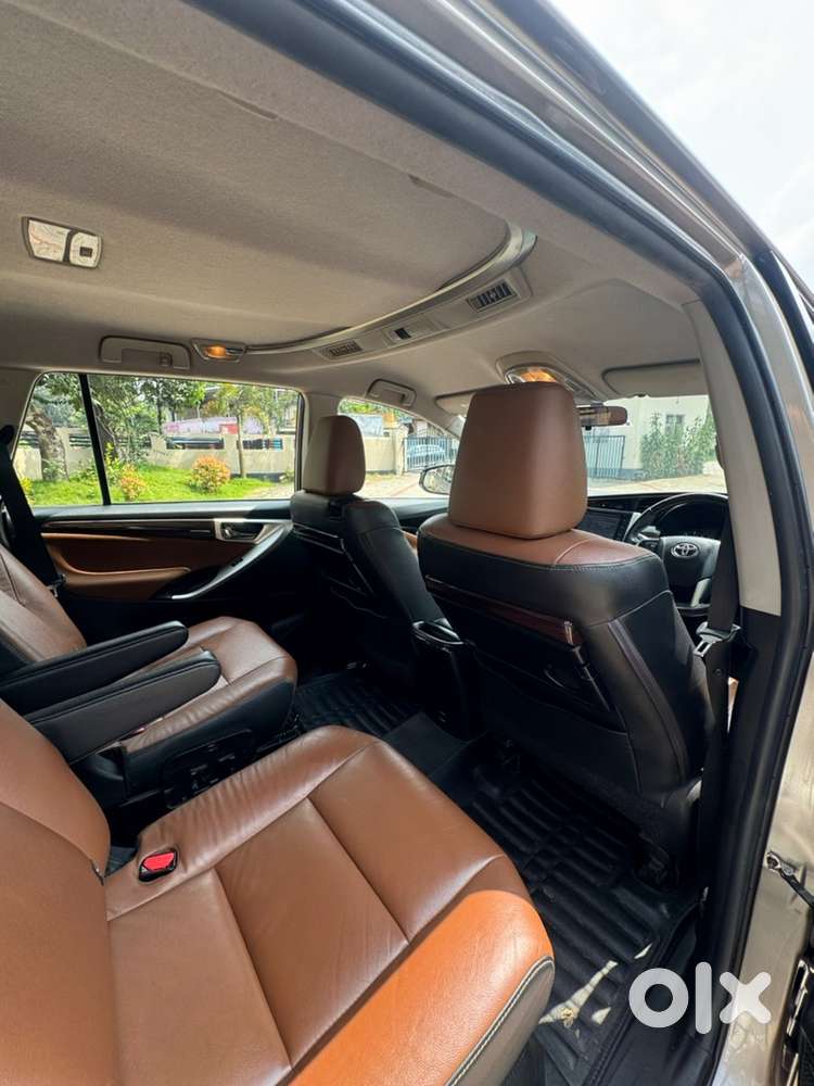 Toyota Innova Crysta Diesel 2016