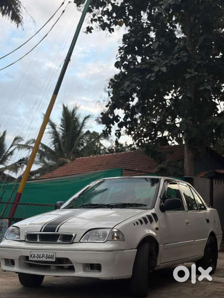 Maruti Suzuki Esteem 2000