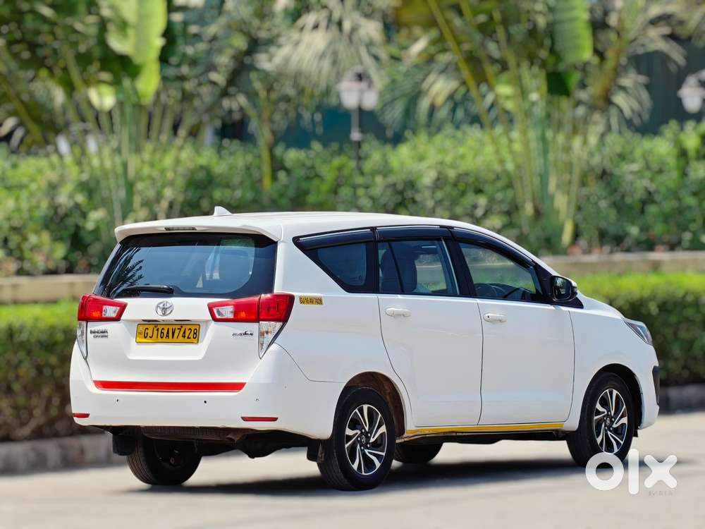 Toyota Innova Crysta 2.4 G Mt 8s, 2022, Diesel