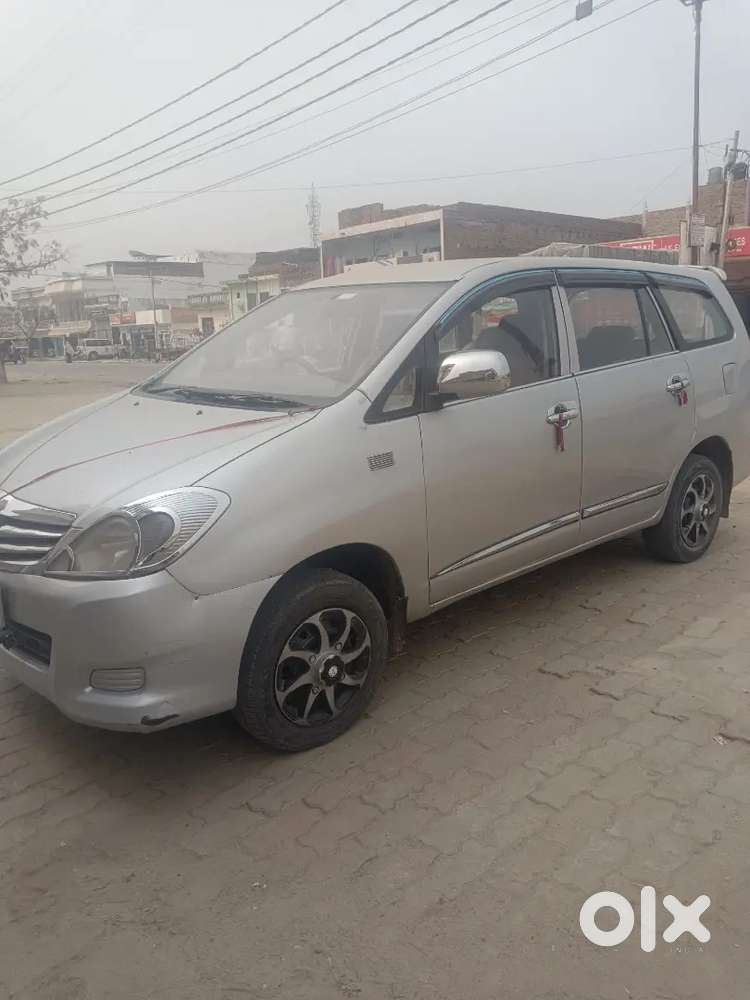 Toyota Innova 2.5 E 2010