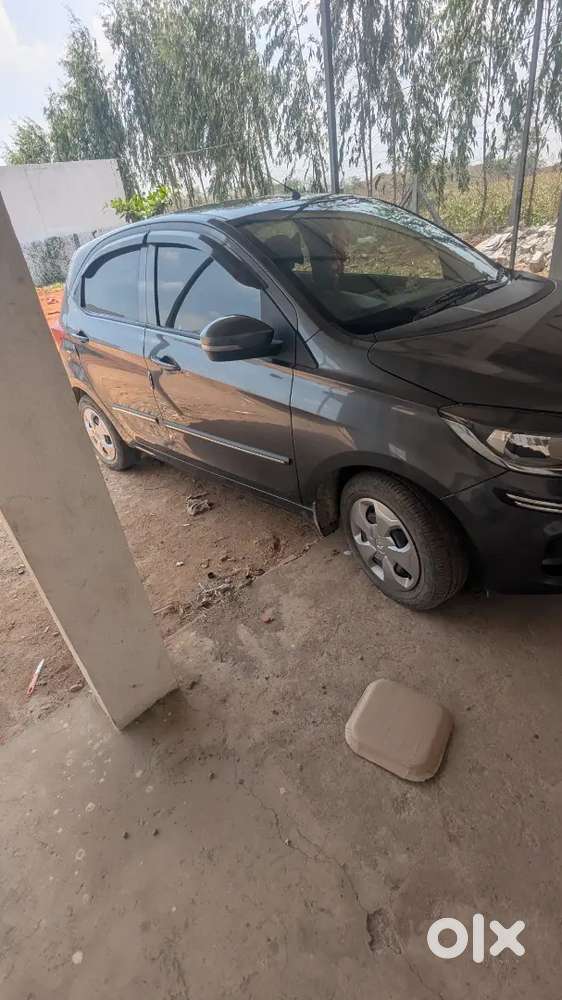 Tata Tiago Car Good Chill Ac 2 Keys Single Driving Good Condition