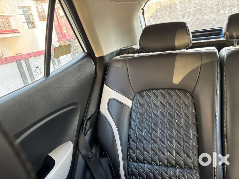 Hyundai Venue 2023 Petrol 19000 Km Driven