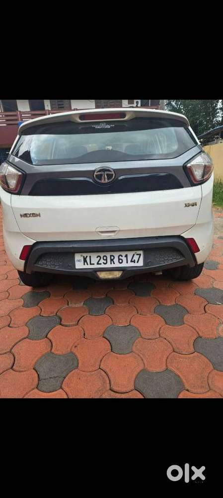 Tata Nexon 1.2 Revotron Xma Amt (s), 2020, Diesel
