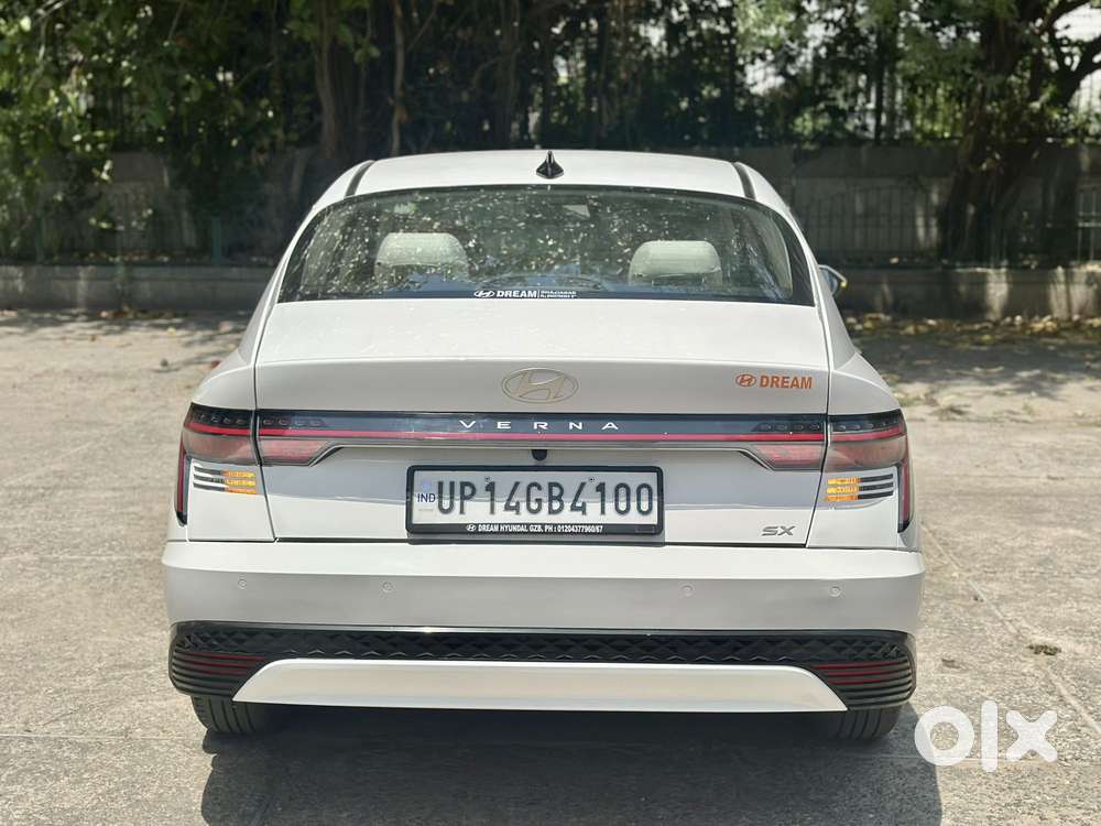 Hyundai Verna 1.5 Sx Vtvt Ivt, 2023, Petrol