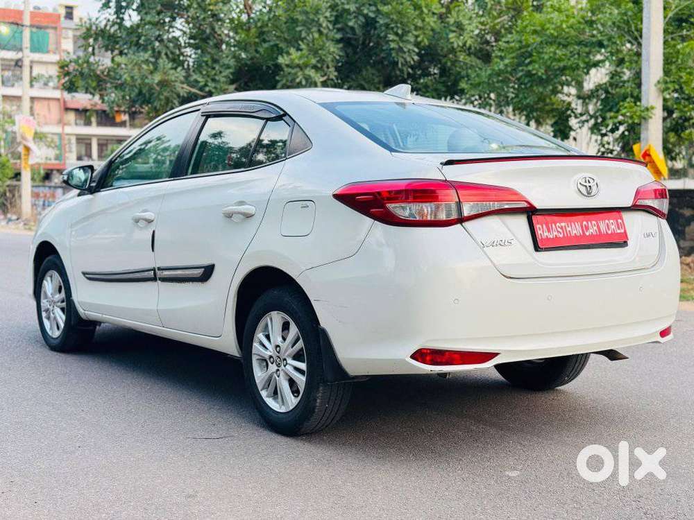 Toyota Yaris V Cvt, 2018, Petrol