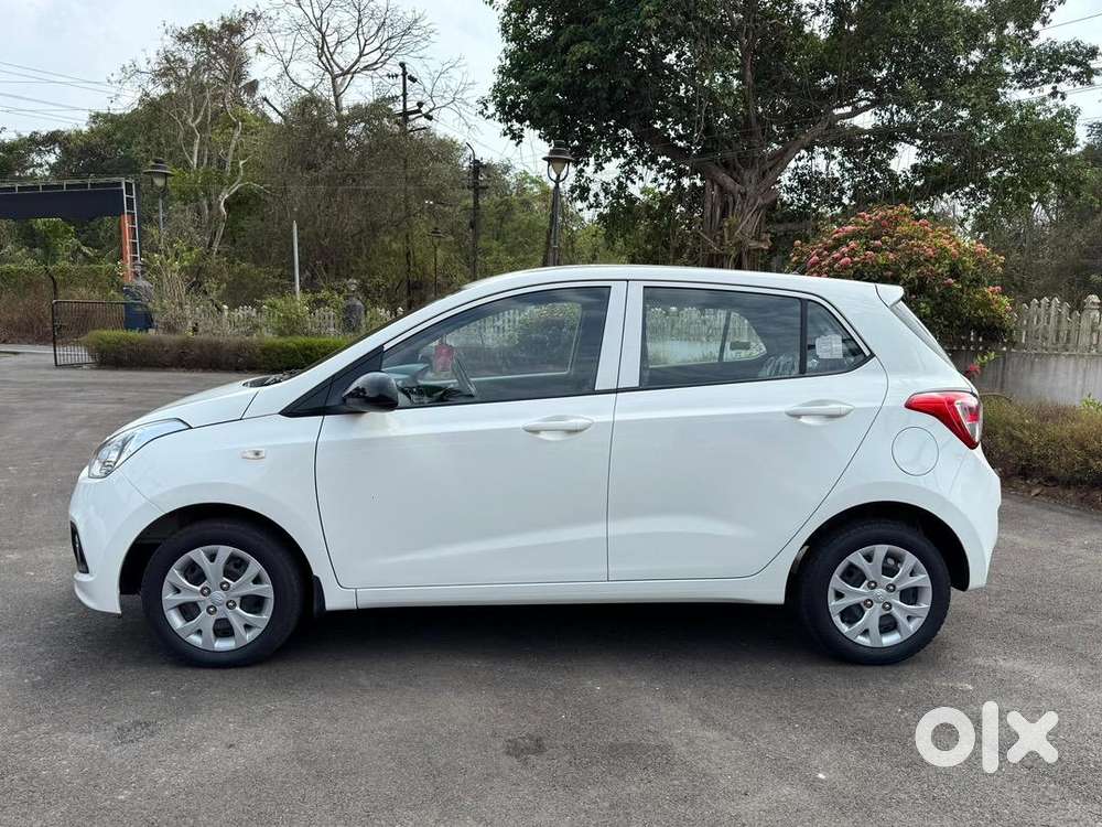 Hyundai Grand I10 2016 Petrol 17500 Km Driven