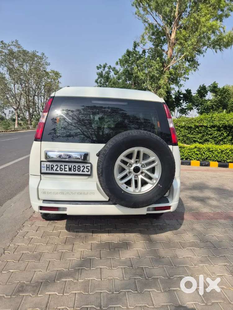 Ford Endeavour 2013 Diesel 105000 Km Driven At Good Condition New Tyre